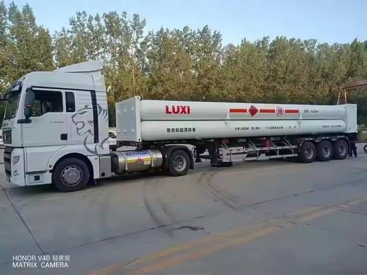 CIMC 3軸 5500L-8000L ガソリンとディーゼル 4コンパートメント 鉄燃料 水力タンク トレーラー