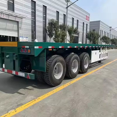 40ft 45ft フラットベッドトレーラー コンテナに設置された別の燃料タンク フラットベッドトレーラー 卸貨物輸送トレーラー